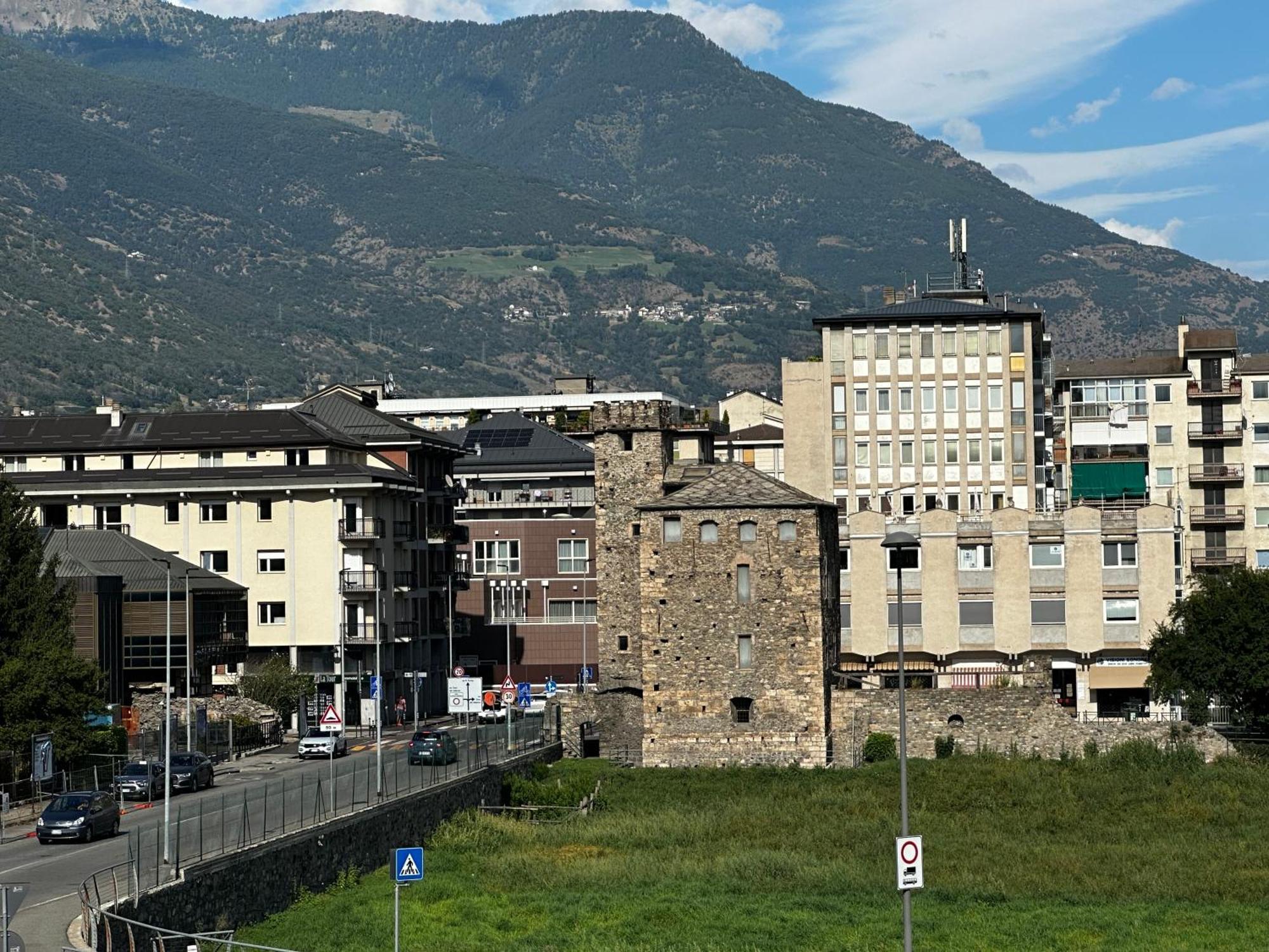 Aosta Center Holidays Apartments Экстерьер фото